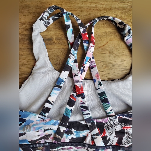 Lululemon 🍋 Energy Bra Culture Clash Multi Black Size 2 - Picture 9 of 13